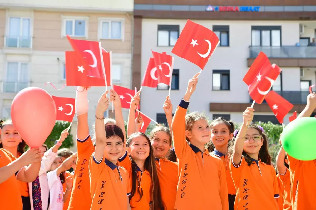 Sancaktepe’de 2024-2025 Eğitim Öğretim Haftası Kutlama Programı Gerçekleşti