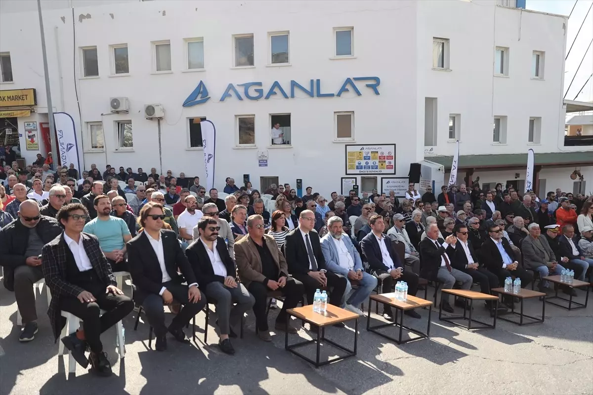 Bodrum’da Erol Ağan Heykeli Açıldı