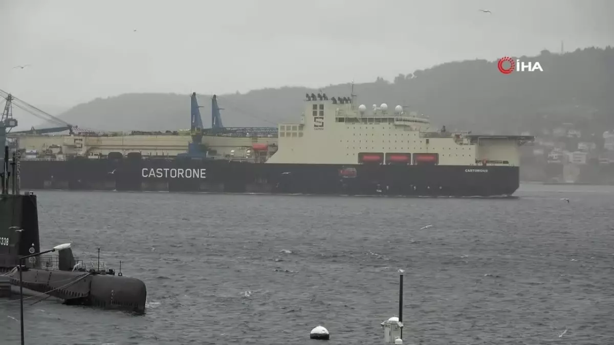 Castorone Gemisi Çanakkale Boğazı’ndan Geçti